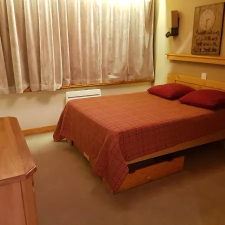 Le Grand Chalet Des Pistes *